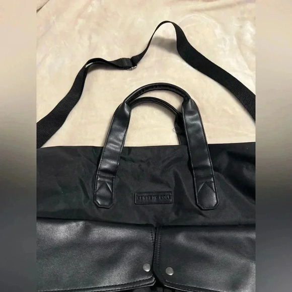 Kenneth Cole duffel travel gym weekender black bag with strap to carry. - Picture 5 of 7